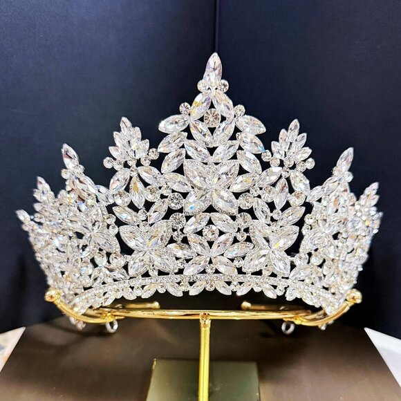 Quinceanera Crown, Crystal Crown, Crystal Bridal Tiara, Silver Wedding Crown - Picture 4 of 9